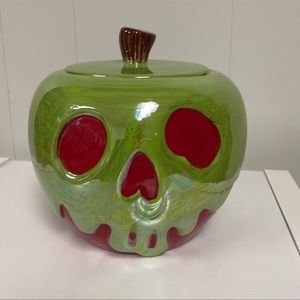 Poison apple